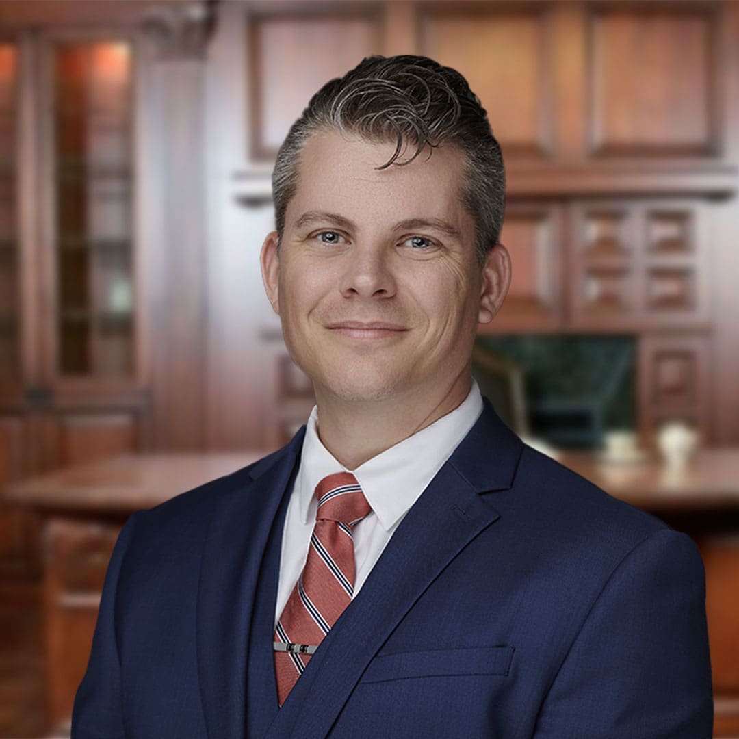 Matthew Hytrek es abogado asociado en Max Alavi, Attorney at Law APC.
